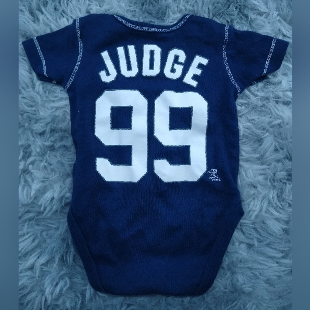 ⚾️New York Yankees Navy Blue Baby Onesie⚾️ - Picture 2 of 3